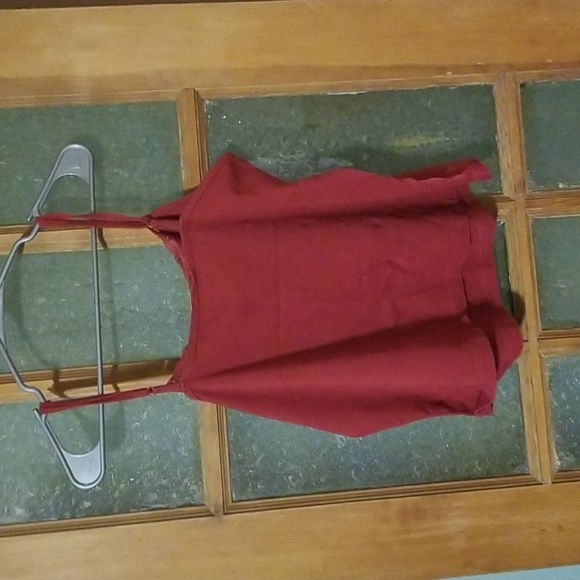 Red tank top - Picture 3 of 3